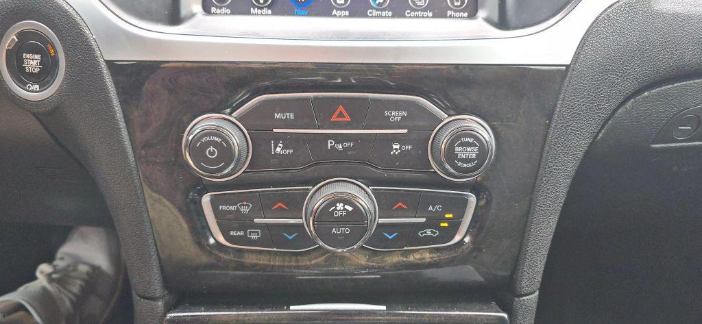 used 2018 Chrysler 300 car
