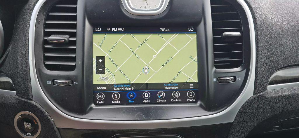 used 2018 Chrysler 300 car