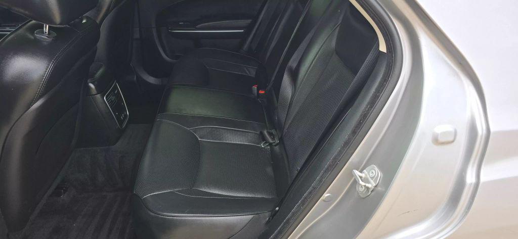 used 2018 Chrysler 300 car