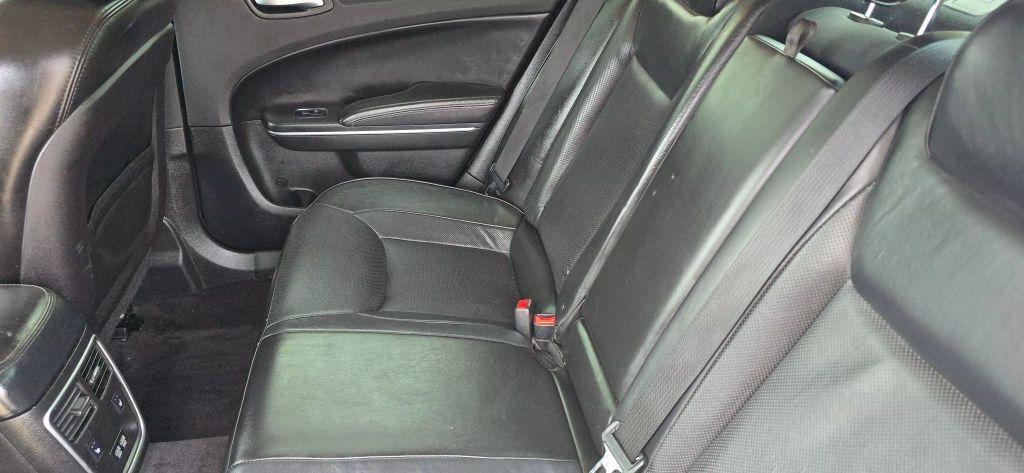 used 2018 Chrysler 300 car