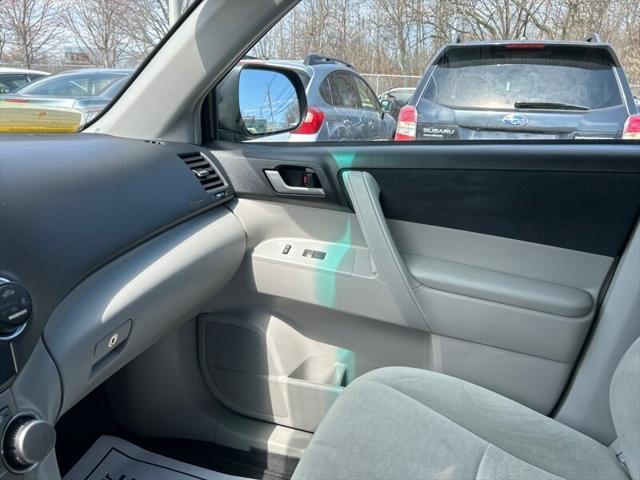 used 2013 Toyota Highlander car, priced at $14,995