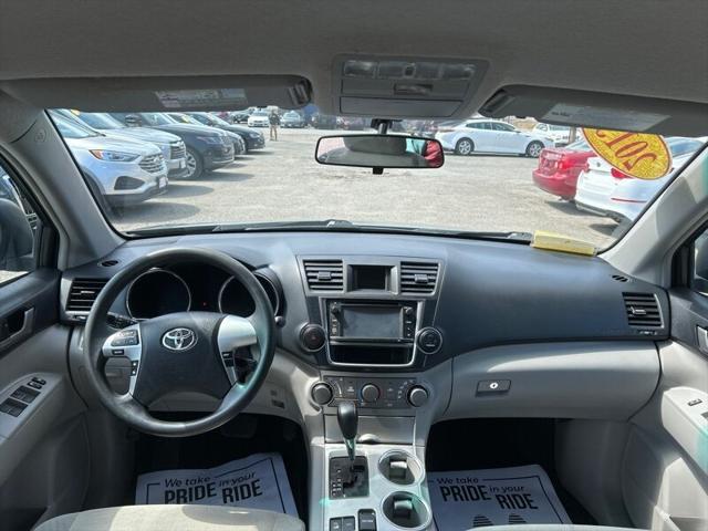 used 2013 Toyota Highlander car, priced at $14,995