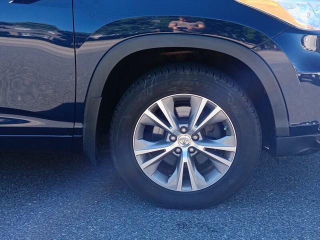 used 2014 Toyota Highlander car, priced at $16,495