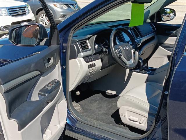used 2014 Toyota Highlander car, priced at $16,495