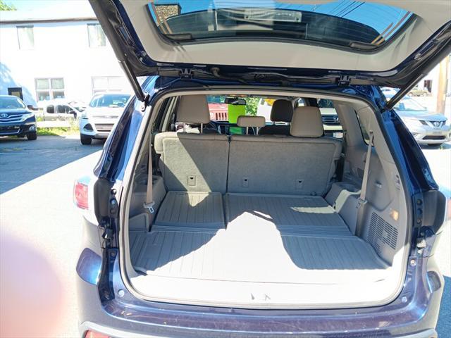used 2014 Toyota Highlander car, priced at $16,495