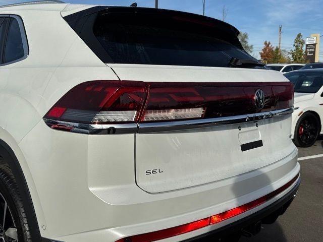 new 2025 Volkswagen Atlas Cross Sport car, priced at $53,428