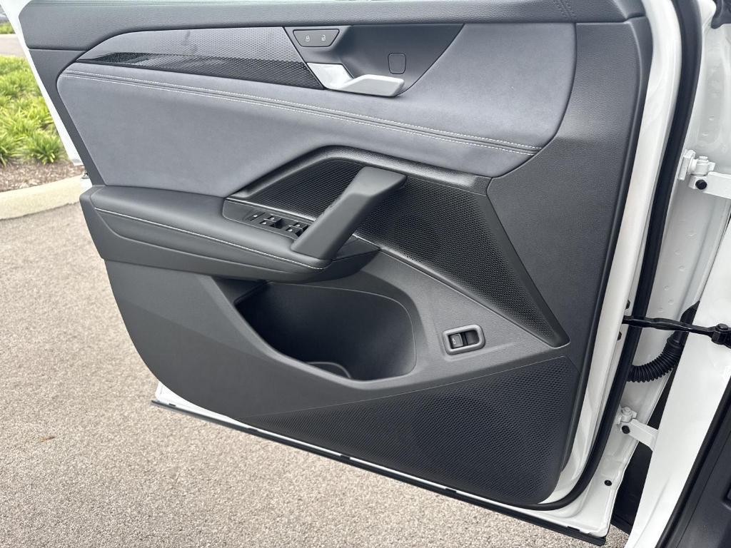 new 2025 Volkswagen Tiguan car, priced at $35,623