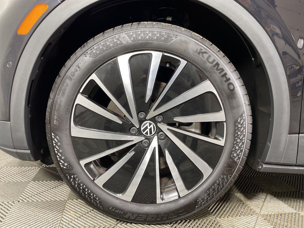 used 2024 Volkswagen ID.4 car, priced at $28,039