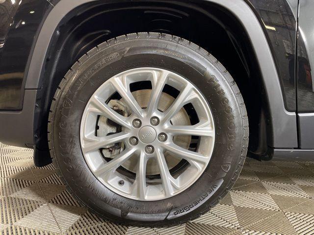 used 2021 Jeep Cherokee car, priced at $16,447