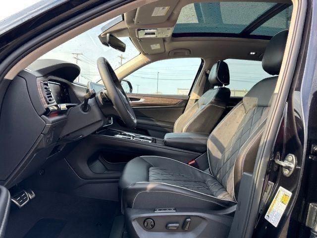 new 2025 Volkswagen Atlas car, priced at $55,312