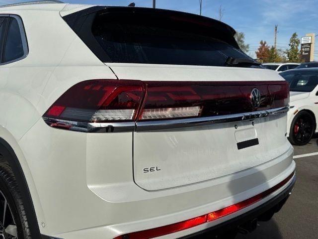 new 2025 Volkswagen Atlas Cross Sport car, priced at $53,601
