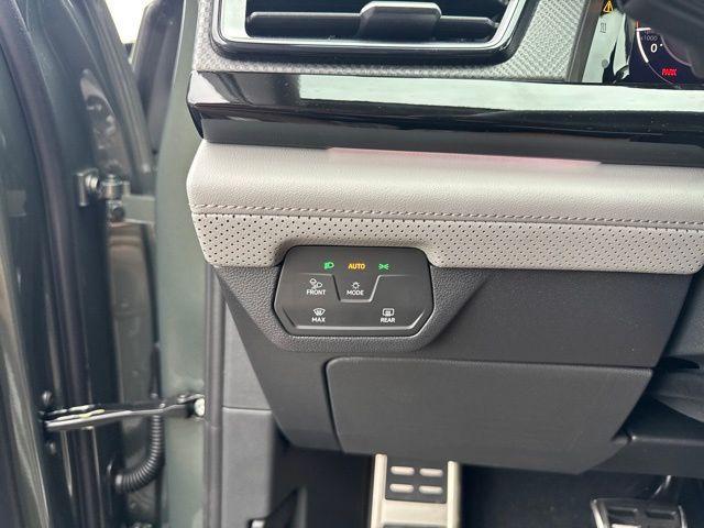 new 2025 Volkswagen Atlas car, priced at $47,943
