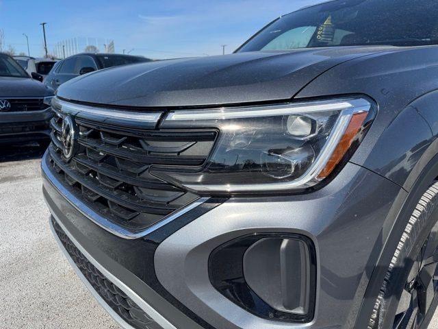 new 2025 Volkswagen Atlas car, priced at $54,738