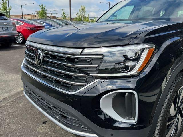 new 2024 Volkswagen Atlas car, priced at $45,092