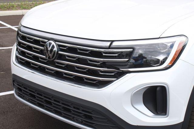 new 2024 Volkswagen Atlas car, priced at $48,681