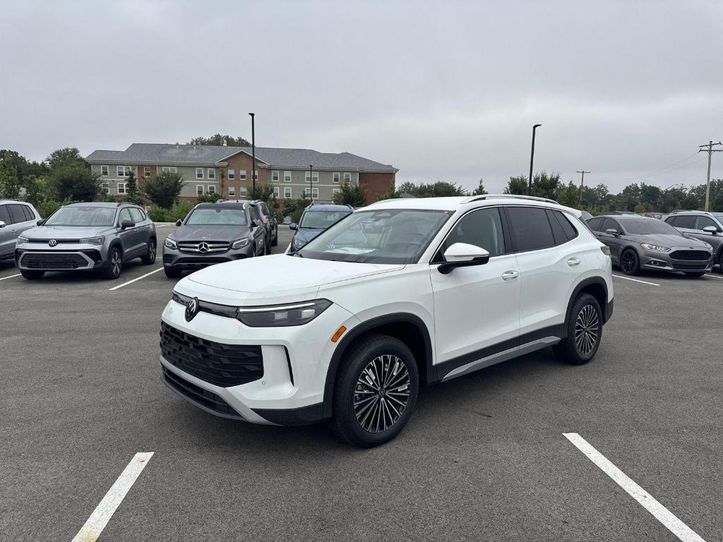 new 2025 Volkswagen Tiguan car, priced at $33,035