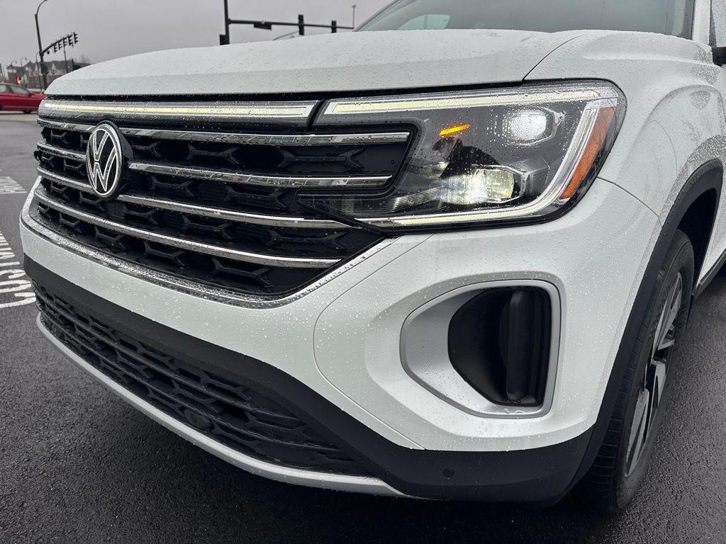 new 2025 Volkswagen Atlas car, priced at $47,876