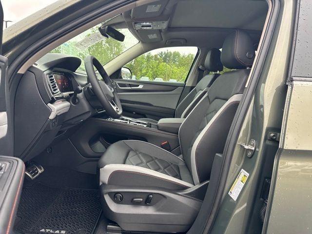 new 2025 Volkswagen Atlas car, priced at $47,308
