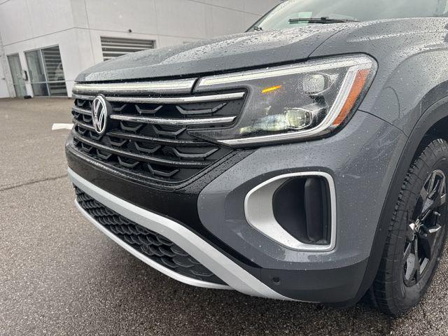 new 2025 Volkswagen Atlas car, priced at $48,380