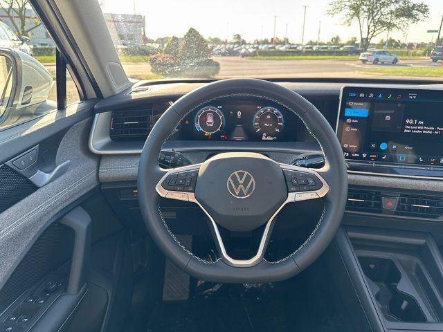 new 2025 Volkswagen Tiguan car, priced at $32,188