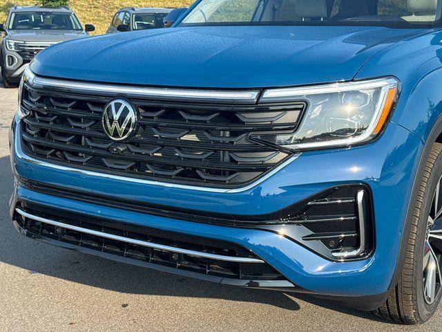 new 2025 Volkswagen Atlas car, priced at $54,738