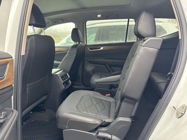 new 2025 Volkswagen Atlas car, priced at $45,705