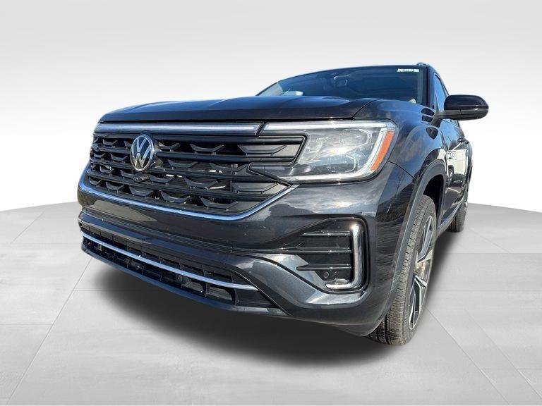 new 2025 Volkswagen Atlas car, priced at $55,068