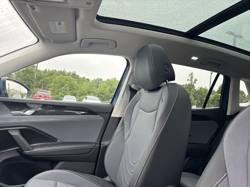 new 2025 Volkswagen Tiguan car, priced at $37,418
