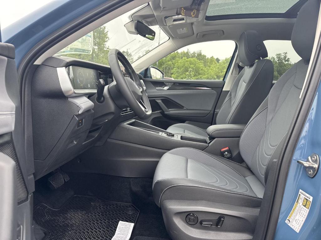 new 2025 Volkswagen Tiguan car, priced at $37,418