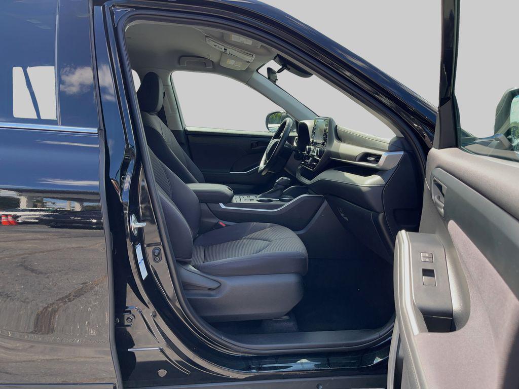 used 2020 Toyota Highlander car, priced at $23,895