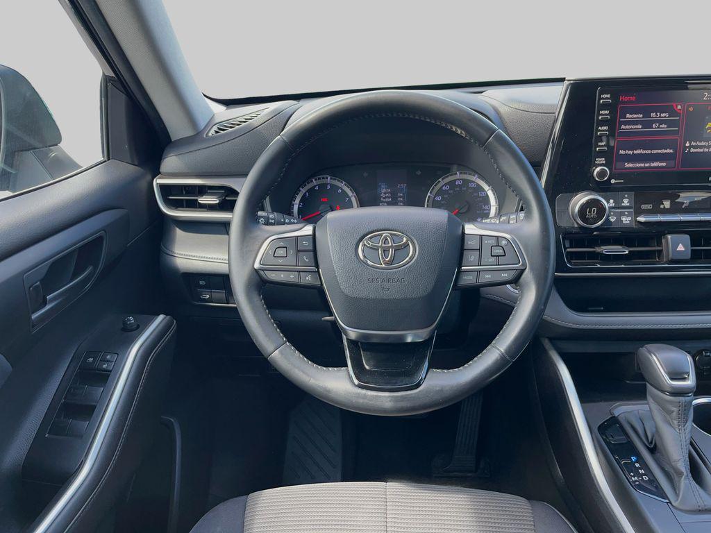 used 2020 Toyota Highlander car, priced at $23,895