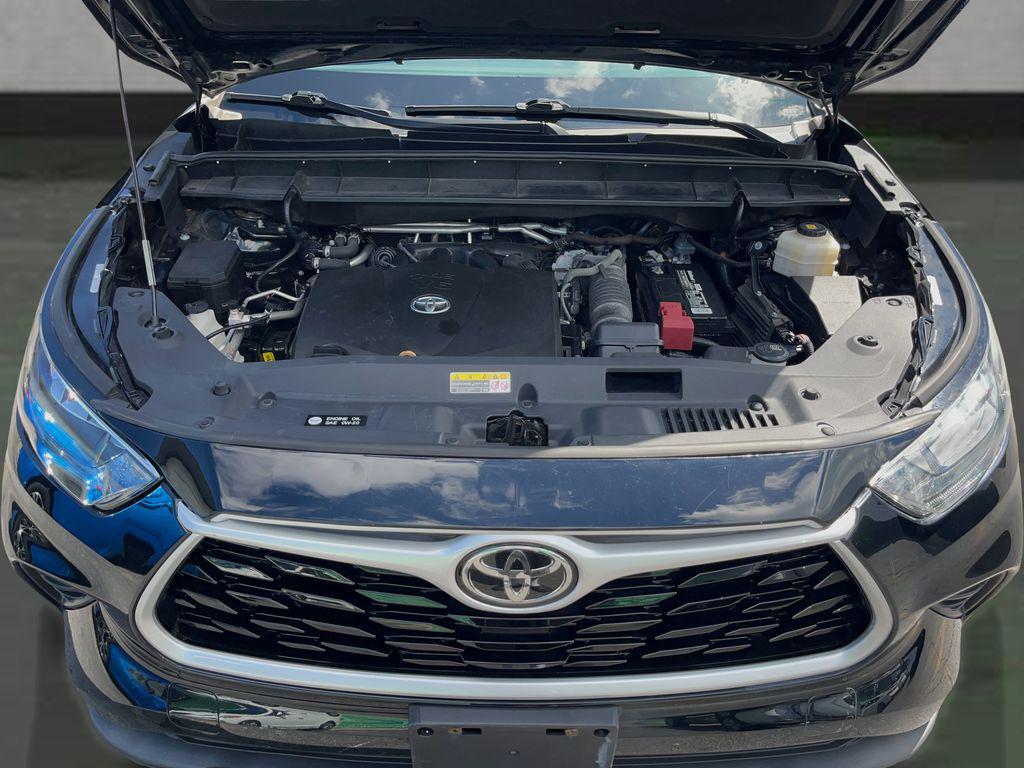 used 2020 Toyota Highlander car, priced at $23,895