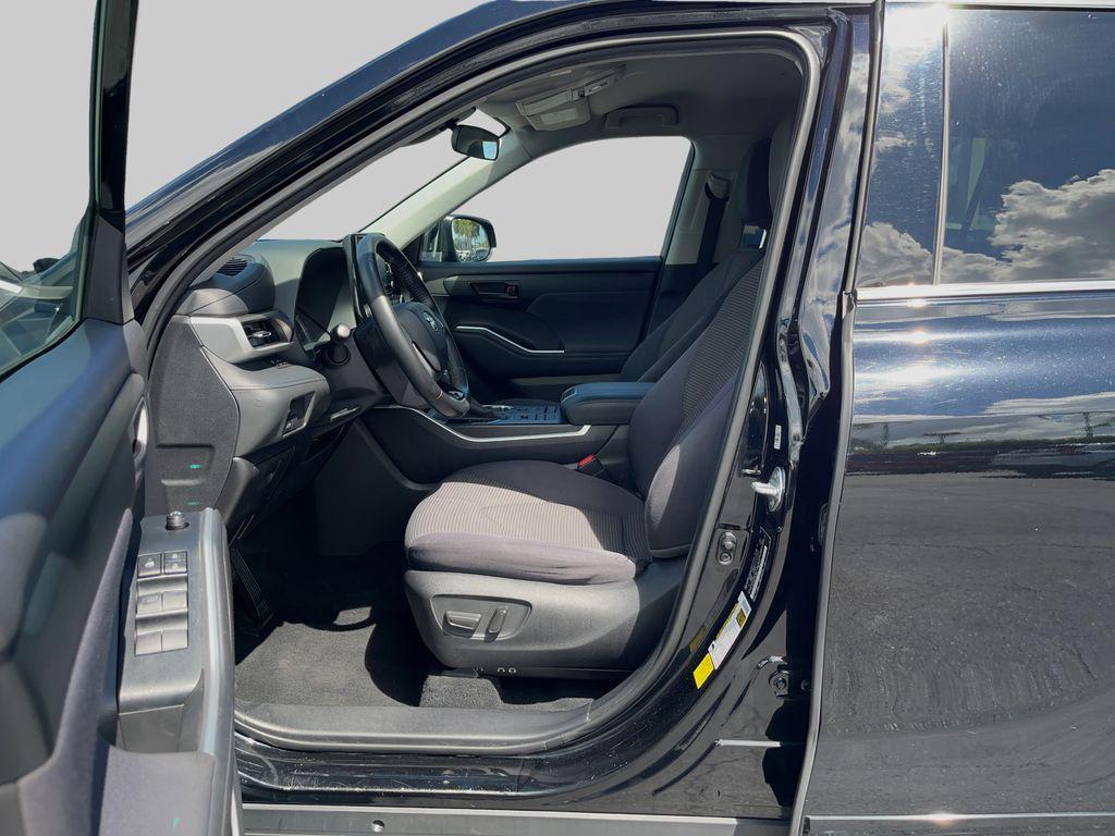 used 2020 Toyota Highlander car, priced at $23,895