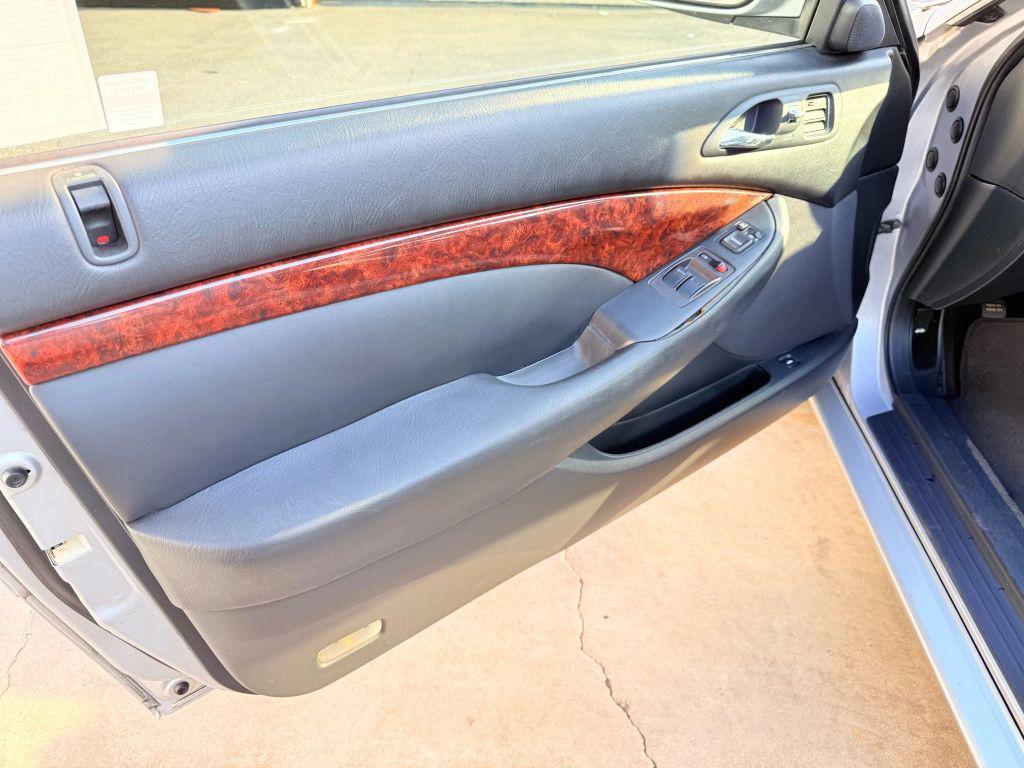 used 2001 Acura CL car, priced at $4,999