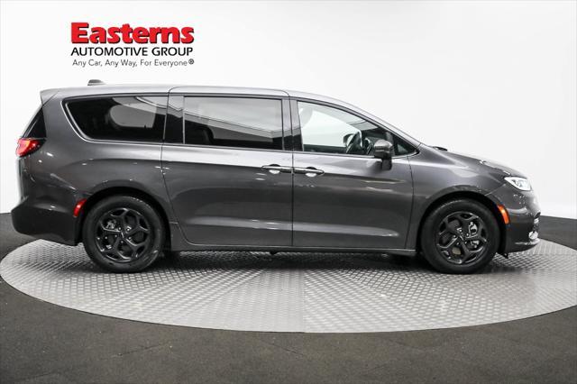 used 2022 Chrysler Pacifica Hybrid car, priced at $25,950