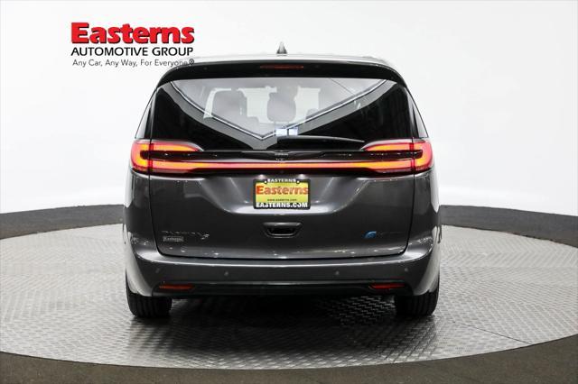 used 2022 Chrysler Pacifica Hybrid car, priced at $25,950