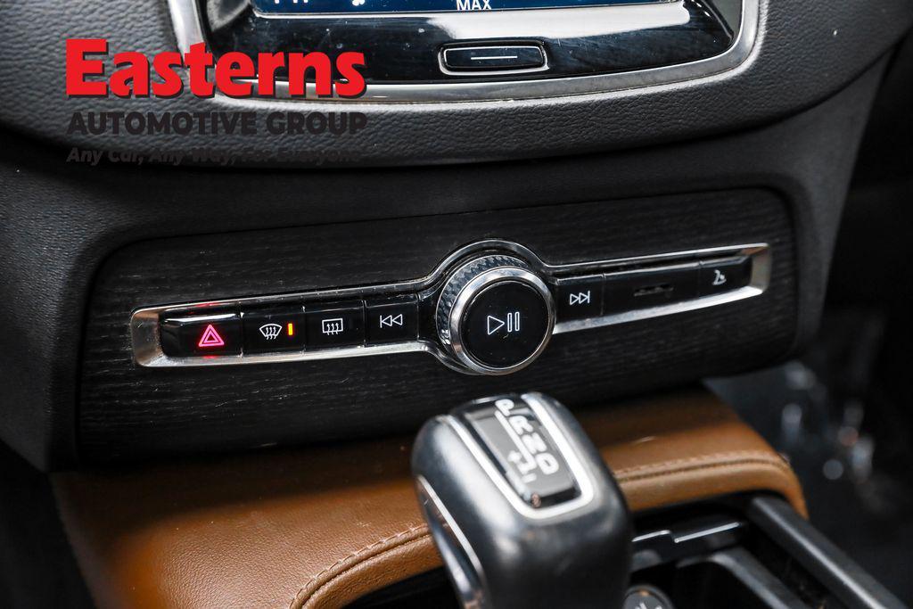 used 2022 Volvo XC90 car, priced at $30,950