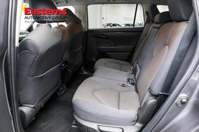 used 2022 Toyota Highlander car, priced at $28,750