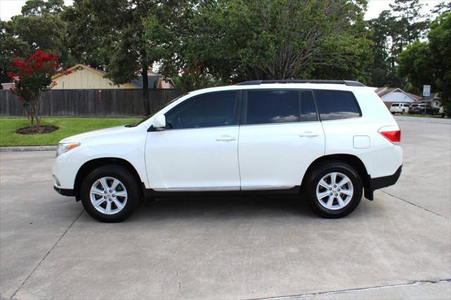 used 2013 Toyota Highlander car, priced at $12,995