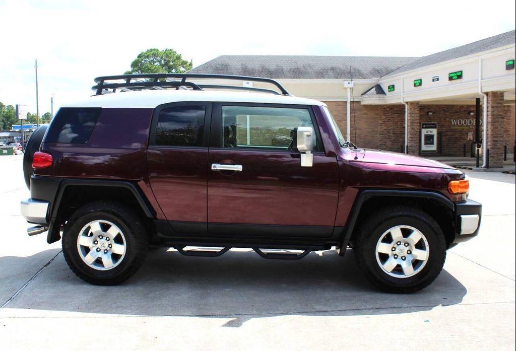used 2007 Toyota FJ Cruiser car, priced at $19,995