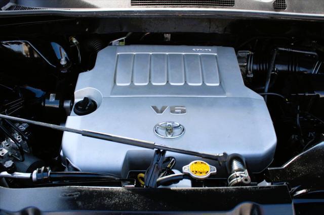 used 2013 Toyota Highlander car, priced at $12,995