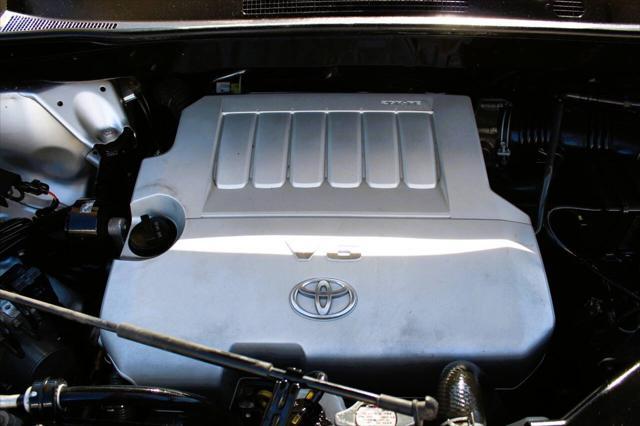 used 2013 Toyota Highlander car, priced at $10,995