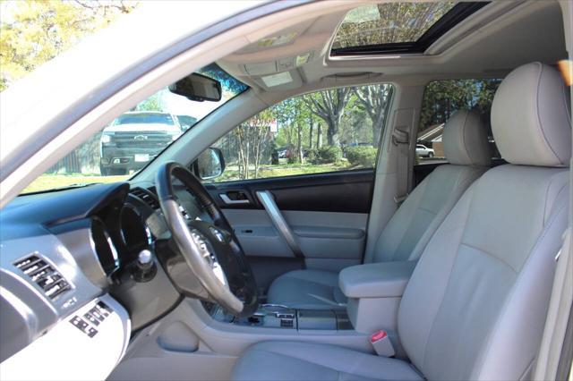 used 2013 Toyota Highlander car, priced at $10,995