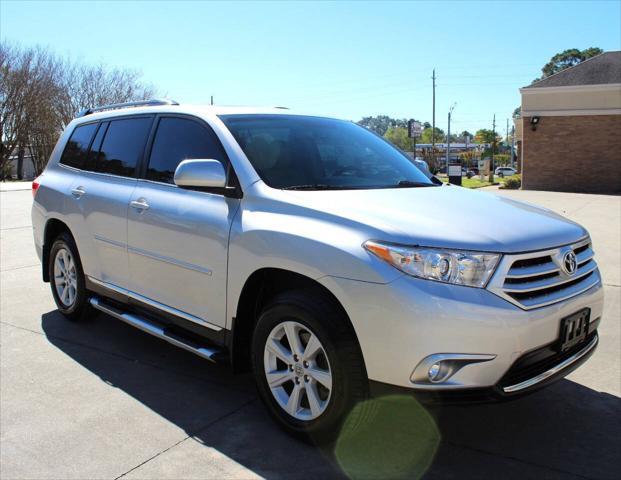 used 2013 Toyota Highlander car, priced at $10,995