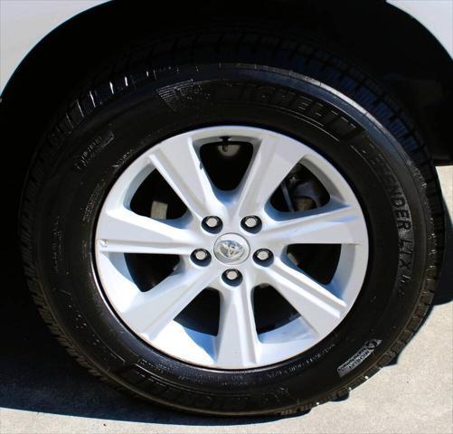 used 2013 Toyota Highlander car, priced at $10,995