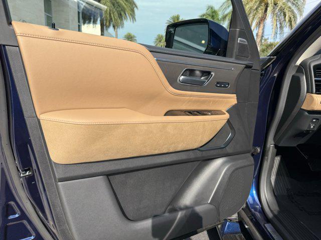 new 2025 INFINITI QX80 car, priced at $92,999
