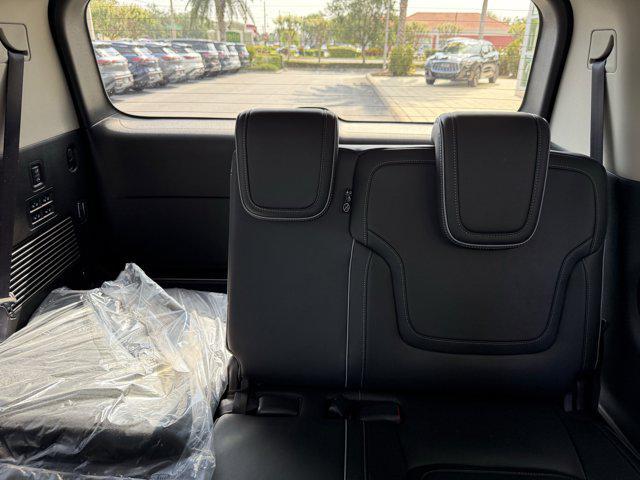 new 2025 INFINITI QX80 car, priced at $90,027