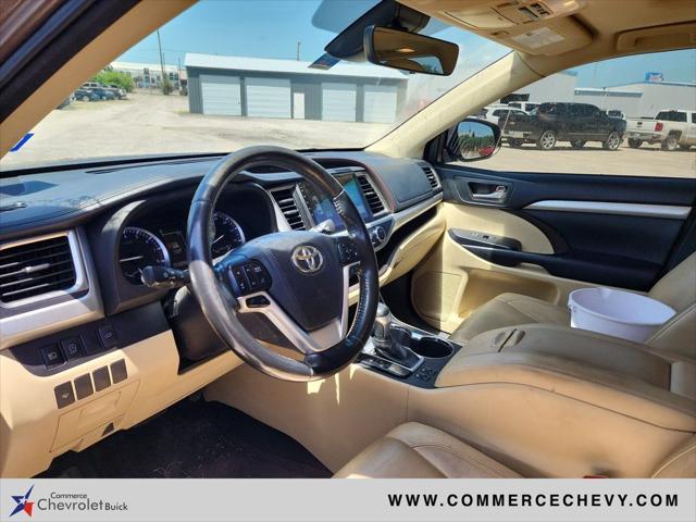 used 2017 Toyota Highlander car, priced at $19,423