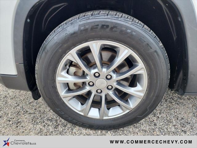 used 2019 Jeep Cherokee car, priced at $15,826