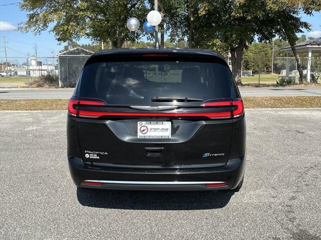 used 2022 Chrysler Pacifica Hybrid car, priced at $28,063